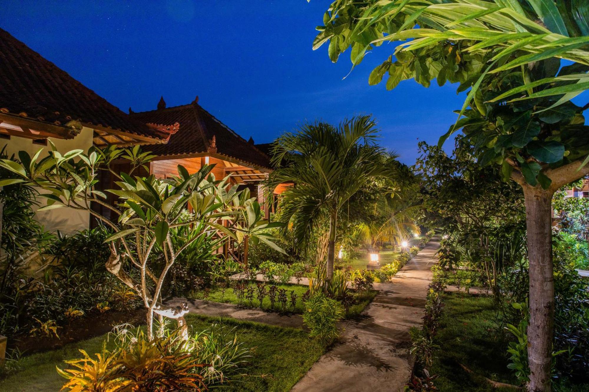 Hotel The Parnas à Lembongan Extérieur photo