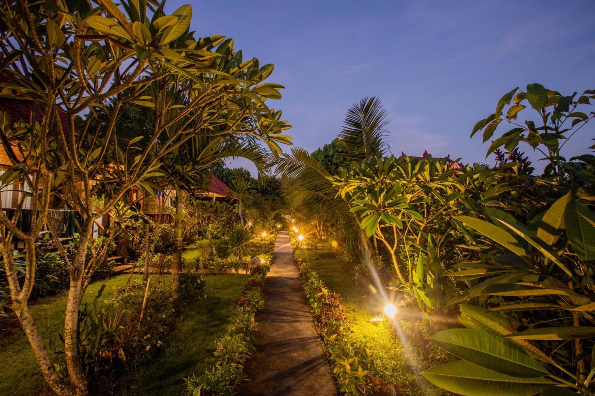 Hotel The Parnas à Lembongan Extérieur photo